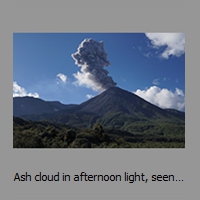 Ash cloud in afternoon light, seen from basic shelter in 3,5km distance